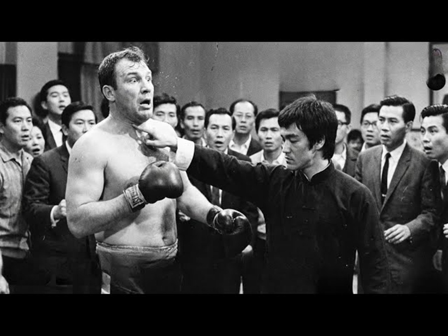 Russian boxer told Bruce Lee “You’re too skinny to fight” — 4 seconds later he apologized