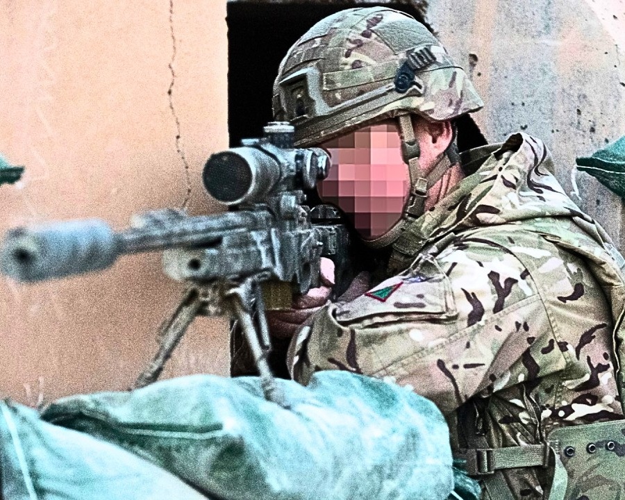 Ein US-amerikanischer Beobachter sah einem britischen SAS-Scharfschützen bei einem Schuss zu, den er für physikalisch unmöglich hielt.   DD