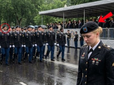 Sie zwangen sie, bei jeder Parade als Letzte zu marschieren – bis der Präsident fragte, wer sie sei
